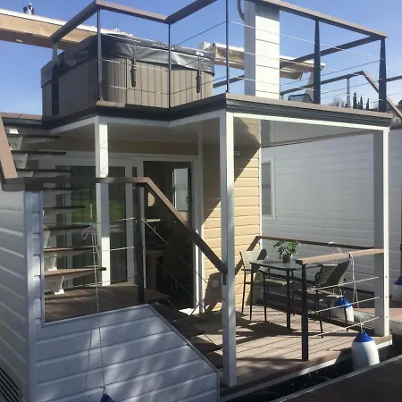 Appartement Floating Sea House Shark 1