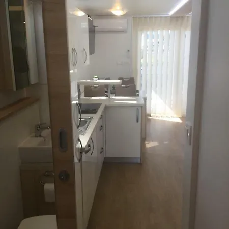 Floating Sea House Shark 1 Appartement *